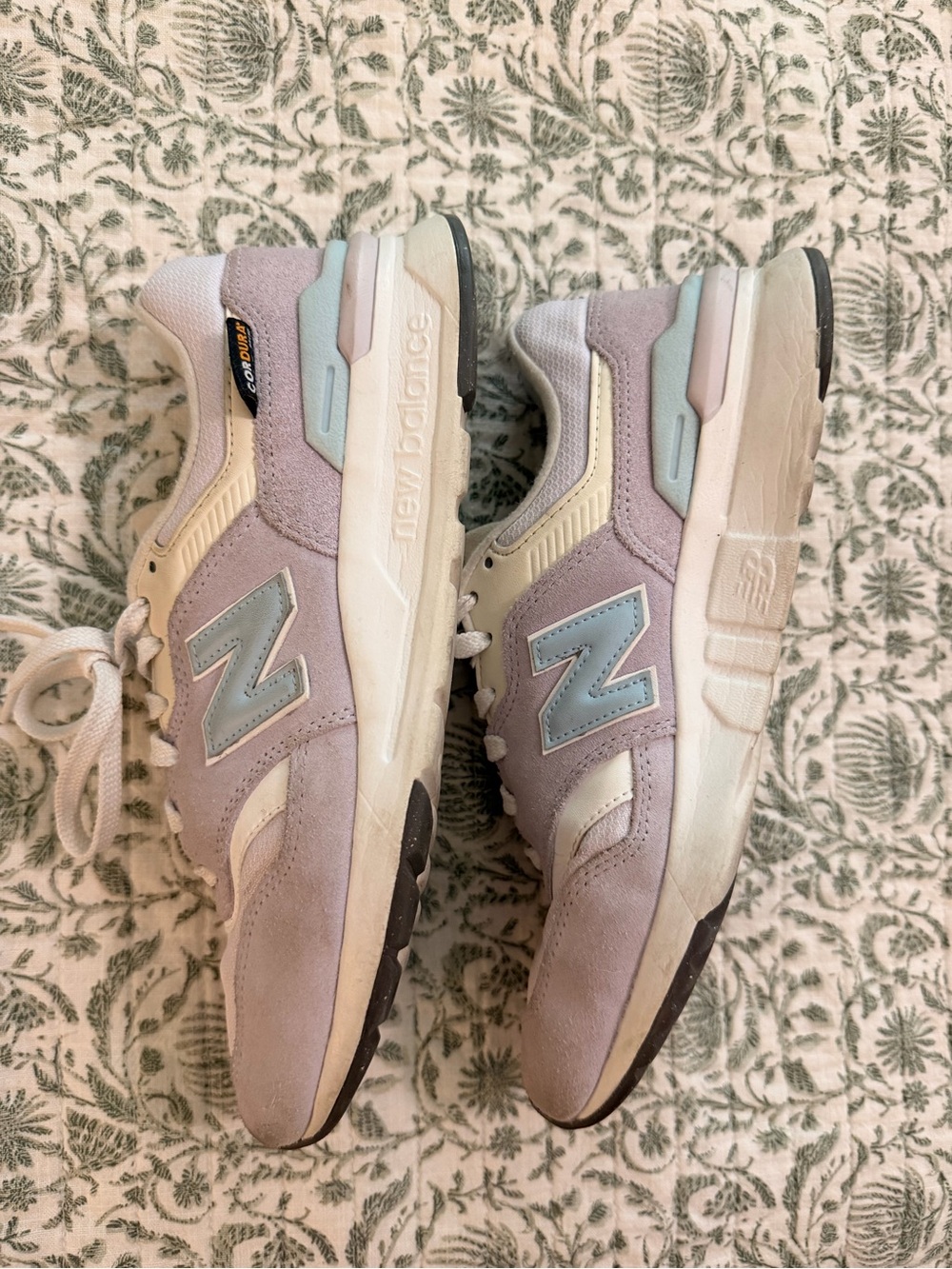 New Balance Women’s Light Purple and Cream Sneakers